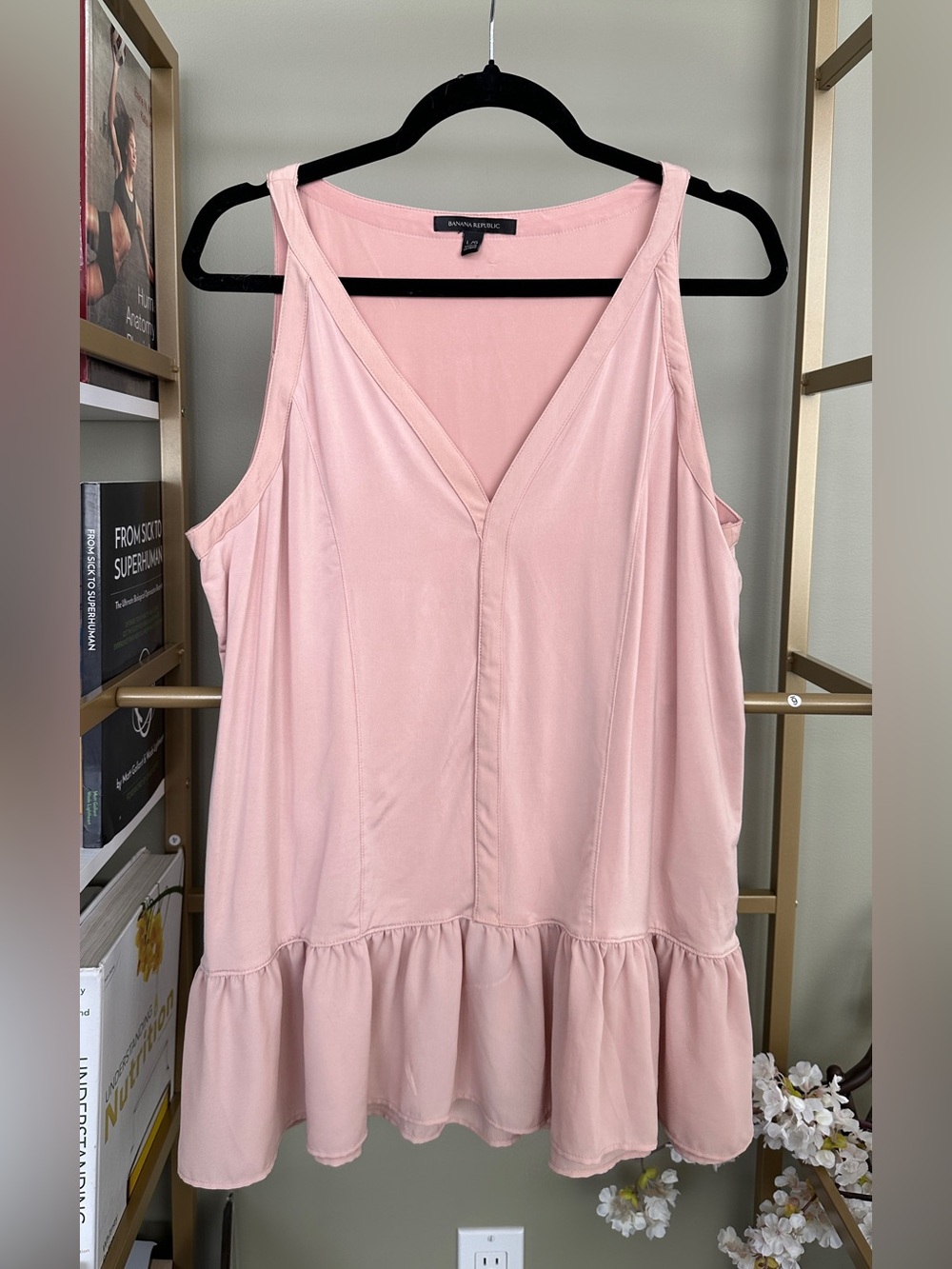 Banana Republic Blush Pink V-Neck Sleeveless Ruffle-Hem Tank